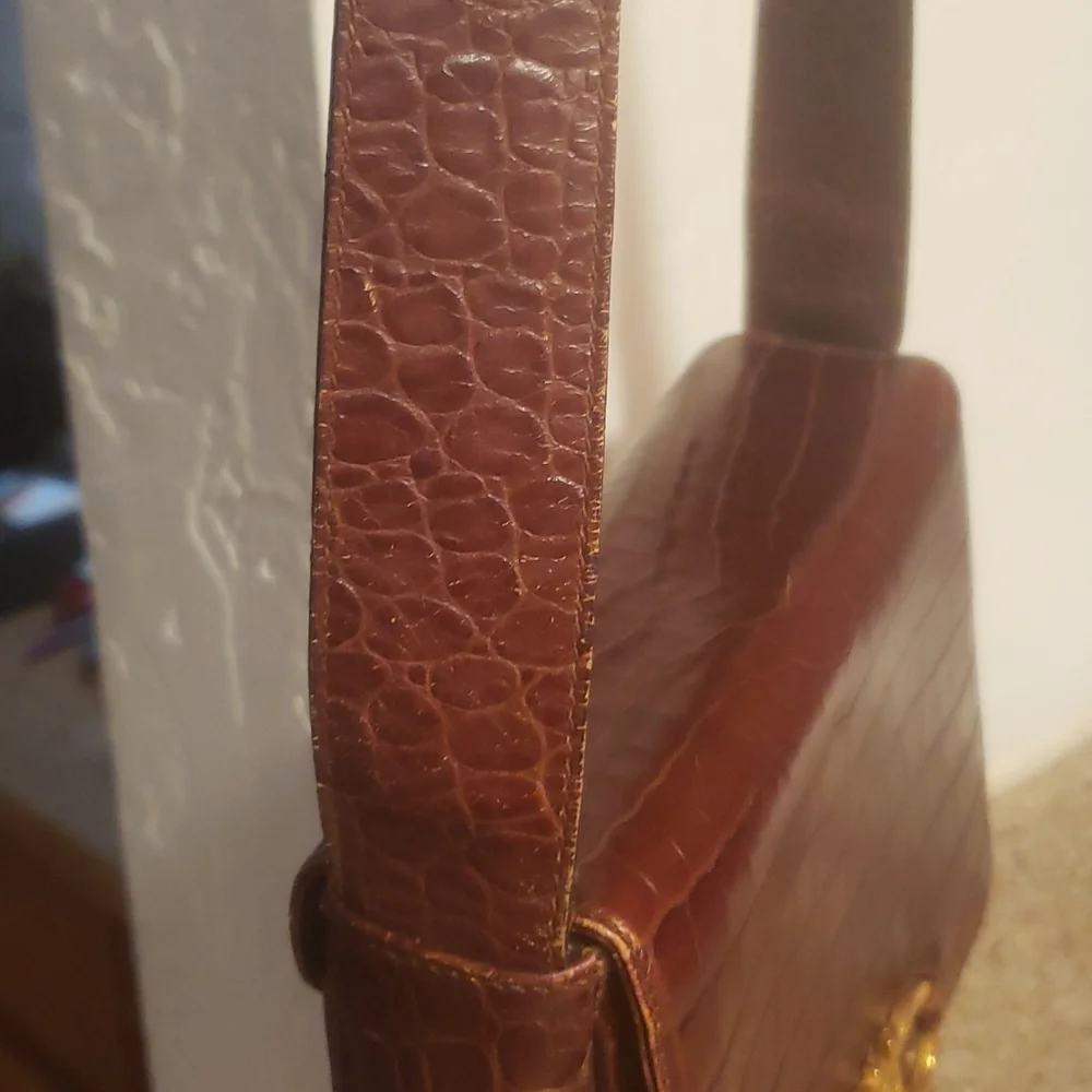 COPY - VINTAGE Salvatore Ferragamo Embossed Made In Italy Purse - Picture 15 of 16